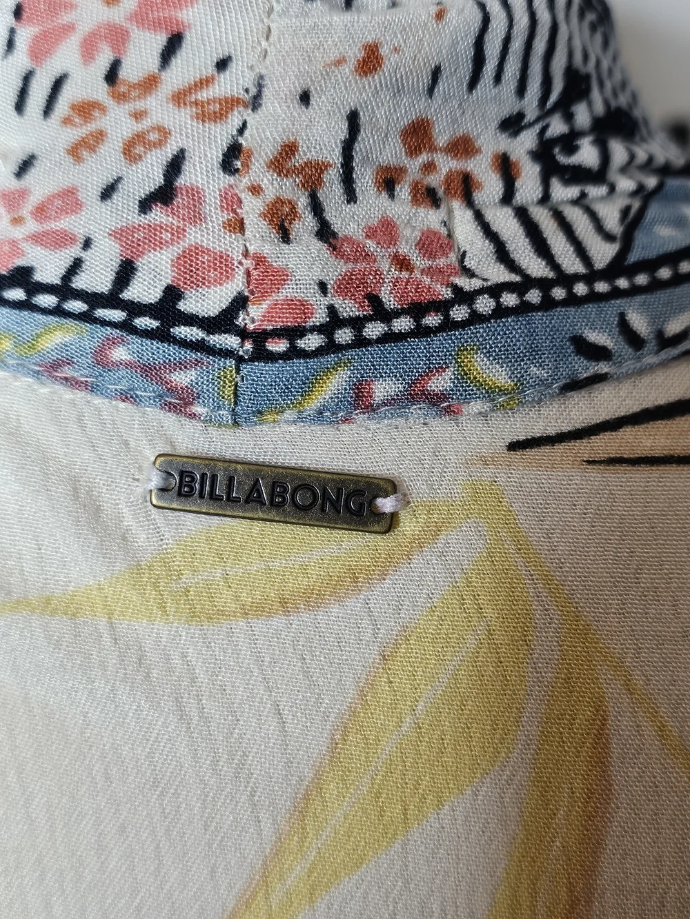 Billabong lightweight open